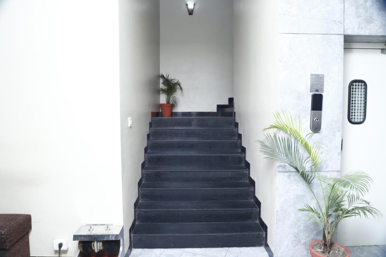Hotel Ashoka Palace Ujjain Bagian luar foto
