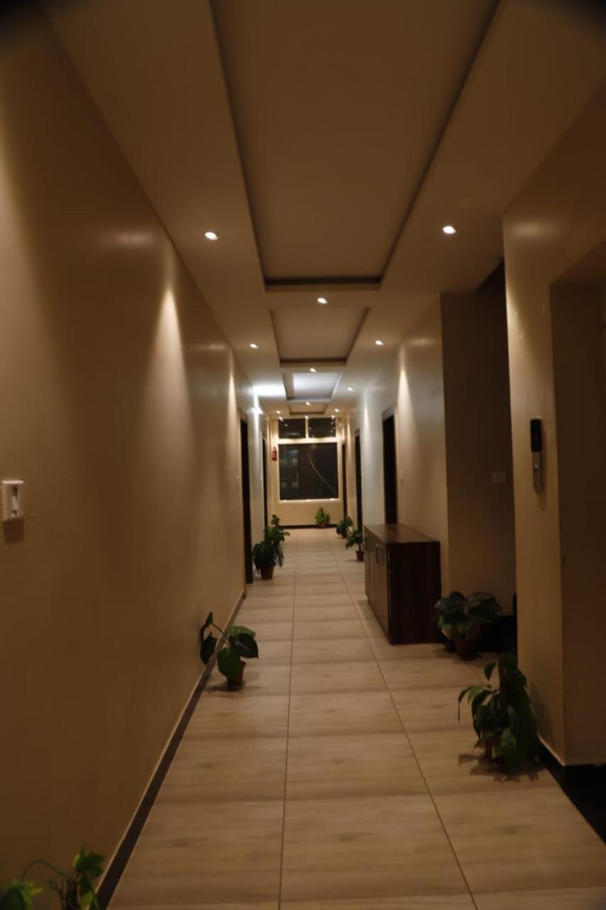 Hotel Ashoka Palace Ujjain Bagian luar foto