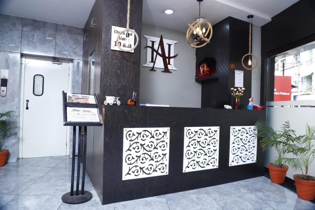 Hotel Ashoka Palace Ujjain Bagian luar foto