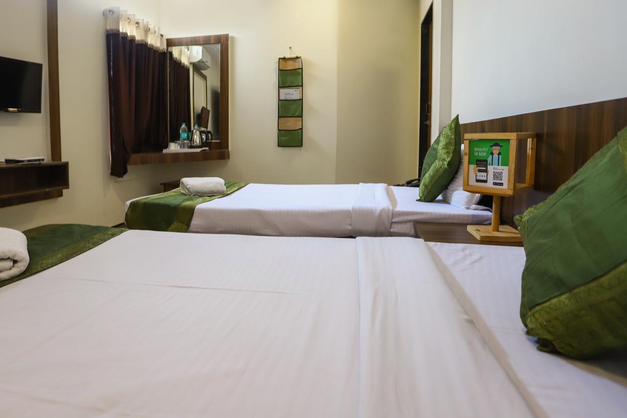 Hotel Ashoka Palace Ujjain Bagian luar foto