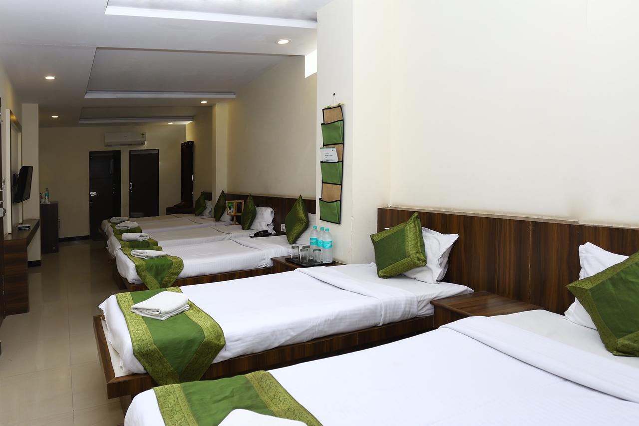 Hotel Ashoka Palace Ujjain Bagian luar foto