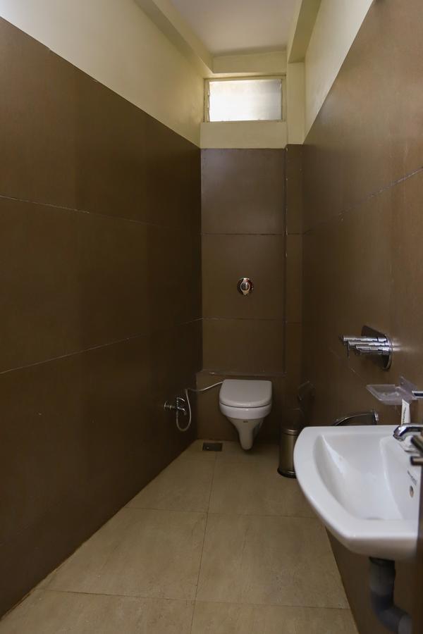 Hotel Ashoka Palace Ujjain Bagian luar foto