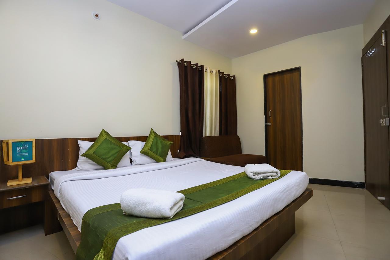 Hotel Ashoka Palace Ujjain Bagian luar foto