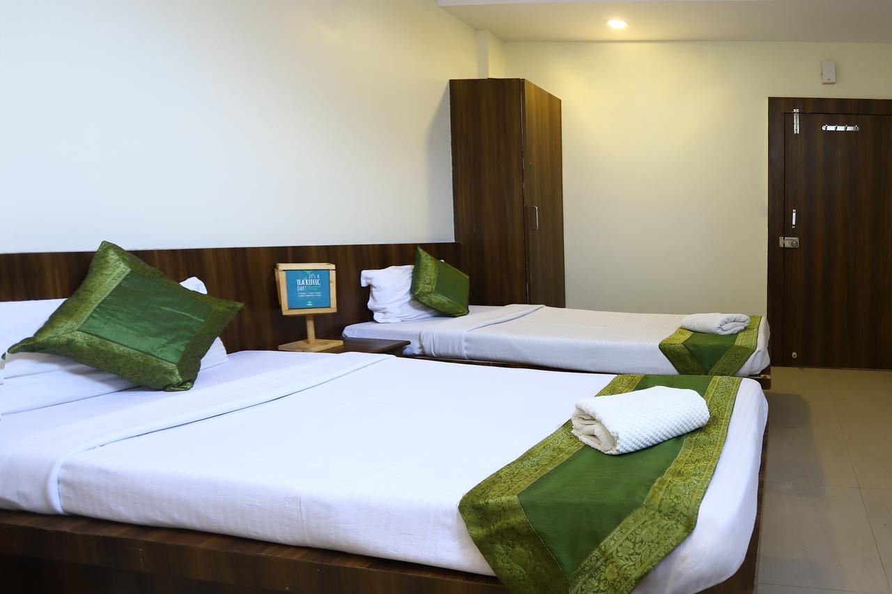 Hotel Ashoka Palace Ujjain Bagian luar foto