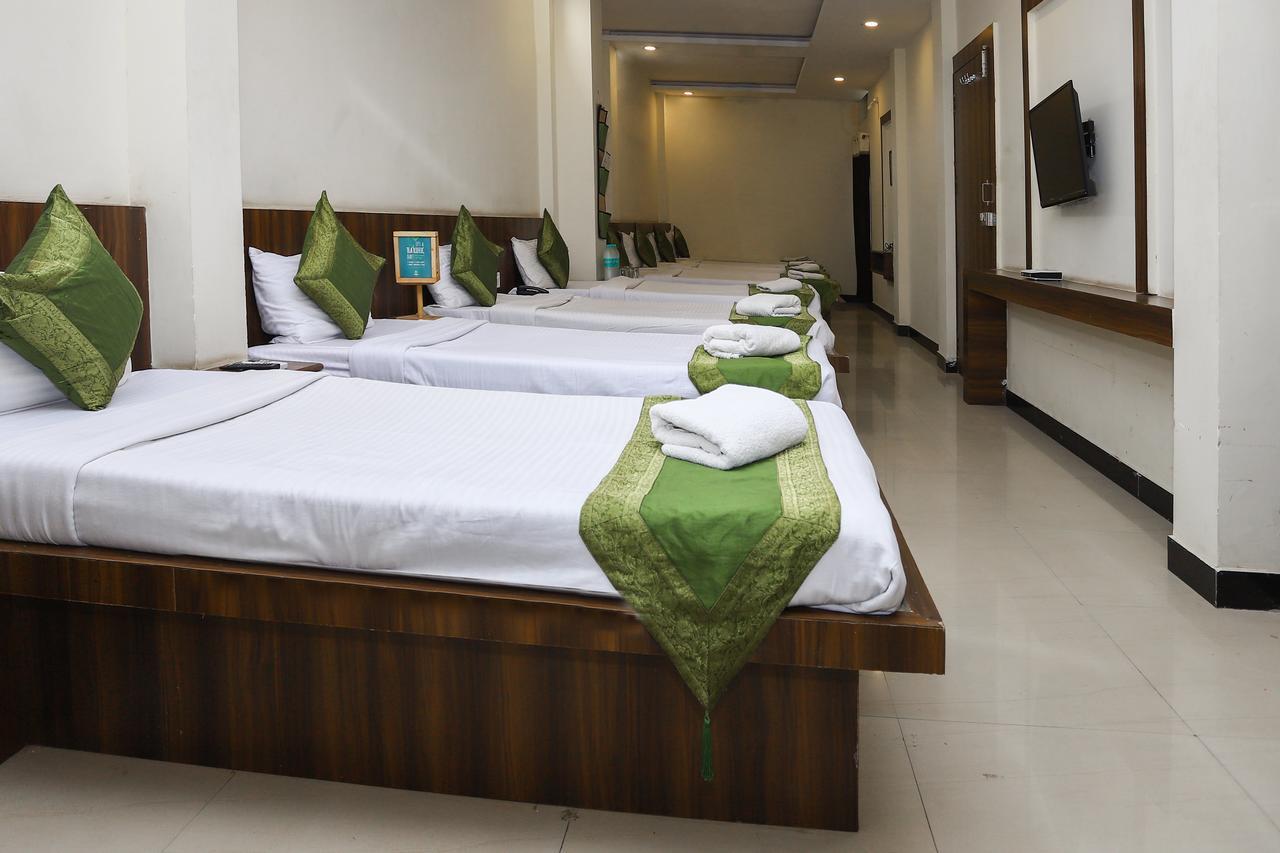 Hotel Ashoka Palace Ujjain Bagian luar foto