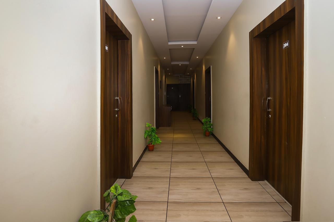 Hotel Ashoka Palace Ujjain Bagian luar foto