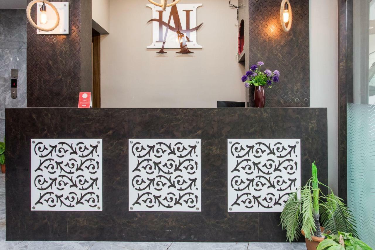 Hotel Ashoka Palace Ujjain Bagian luar foto